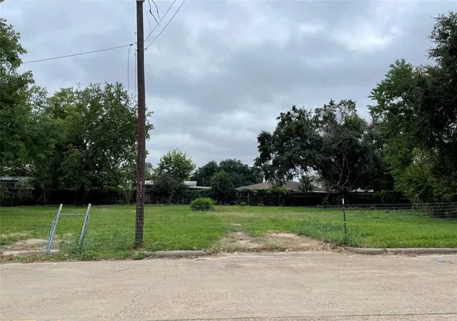 Photo 2 of Land for sale at 2106 Tuam St, Houston, TX 77004 | MLS# 67128252 | Listing updated on 2026-07-14