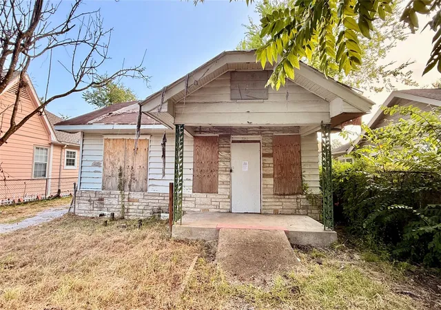 Photo 1 of Single family home for sale at 7342 Rusk St, Houston, TX 77011 | MLS# 37552792 | Listing updated on 2026-08-28