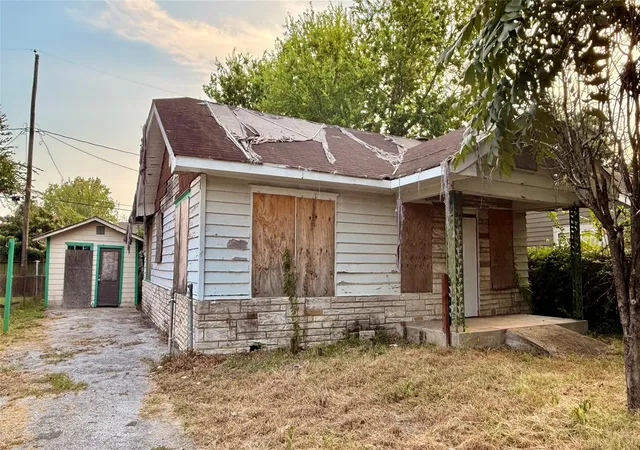 Photo 3 of Single family home for sale at 7342 Rusk St, Houston, TX 77011 | MLS# 37552792 | Listing updated on 2026-08-28