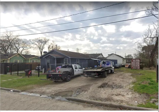 Photo 3 of Land for sale at 3909 Maury St, Houston, TX 77009 | MLS# 84812289 | Listing updated on 2026-05-22