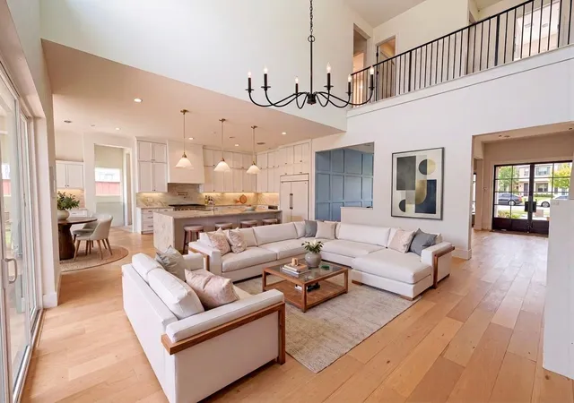 2nd image of 1525 Ronson Rd, Houston, TX 77055 | MLS# 10656807
