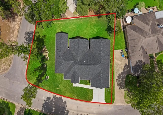2nd image of 1920 Foxbriar Dr, Huntsville, TX 77340 | MLS# 28471358