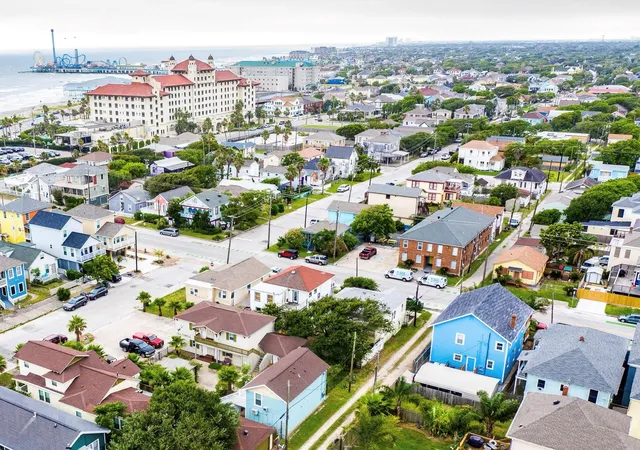 2nd image of 2008   2010 Avenue O 1/2, Galveston, TX 77550 | MLS# 44769103
