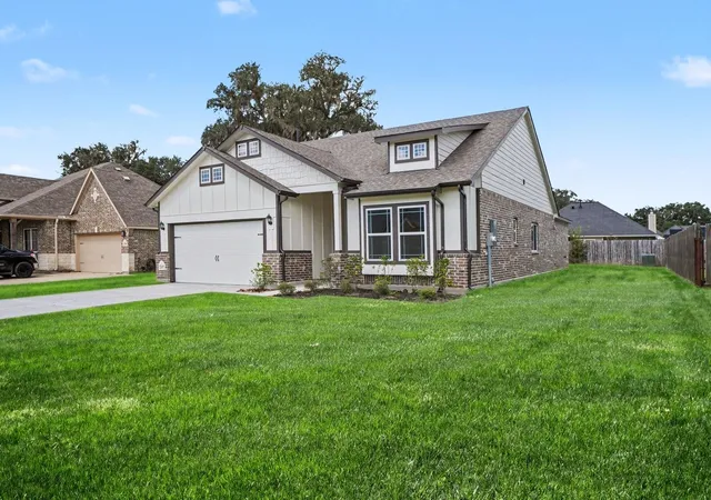 2nd image of 2247 Riveroaks Dr, West Columbia, TX 77486 | MLS# 11032353
