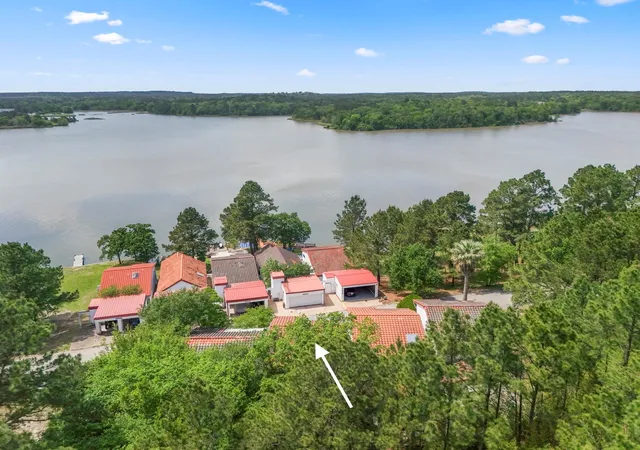 1st image of 22547 Bayview Cir, Huntsville, TX 77320 | MLS# 85086336