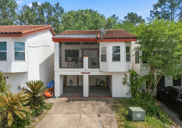 Photo 3 of Single family home for sale at 22547 Bayview Cir, Huntsville, TX 77320 | MLS# 85086336 | Listing updated on 2026-08-08