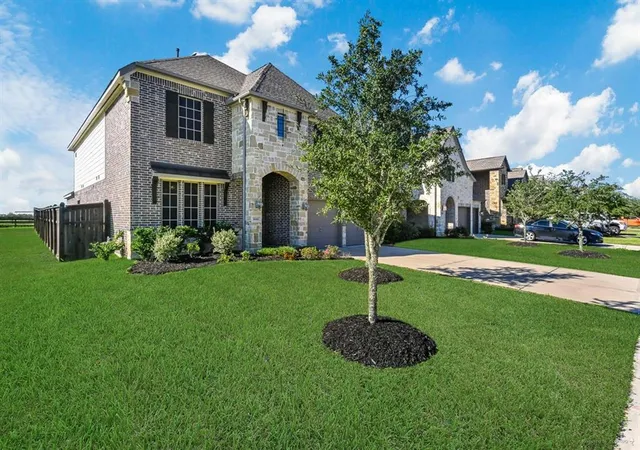 Photo 3 of Single family home for sale at 9881 Western Sky Dr, Brookshire, TX 77423 | MLS# 10549438 | Listing updated on 2026-10-09