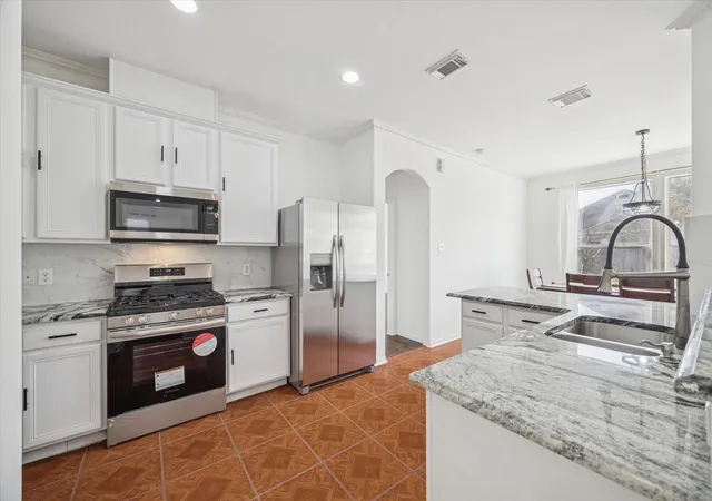 Photo 3 of Single family home for sale at 11811 Keswick Pines Ln, Houston, TX 77066 | MLS# 25574059 | Listing updated on 2026-09-21