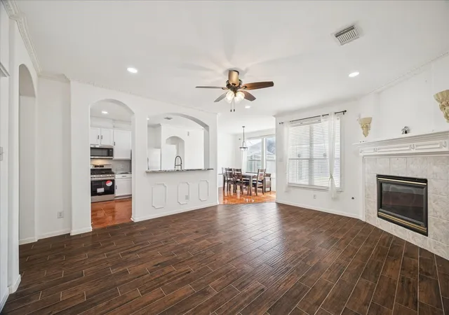 Photo 3 of Single family home for sale at 11811 Keswick Pines Ln, Houston, TX 77066 | MLS# 25574059 | Listing updated on 2026-09-21