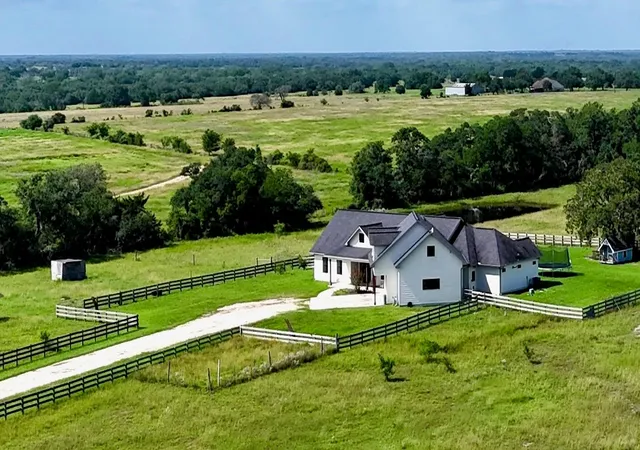 Homes for sale in Hallettsville, TX | 1252 County Road 388, Hallettsville, TX 77964 | MLS# 17521294