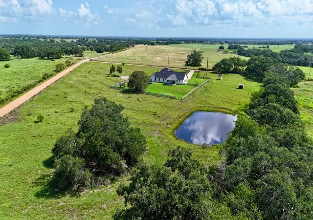 Homes for sale in Hallettsville, TX | 1252 County Road 388, Hallettsville, TX 77964 | MLS# 17521294