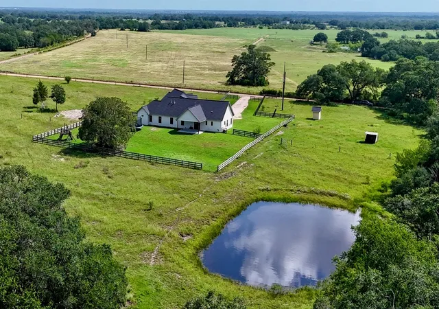 Homes for sale in Hallettsville, TX | 1252 County Road 388, Hallettsville, TX 77964 | MLS# 17521294