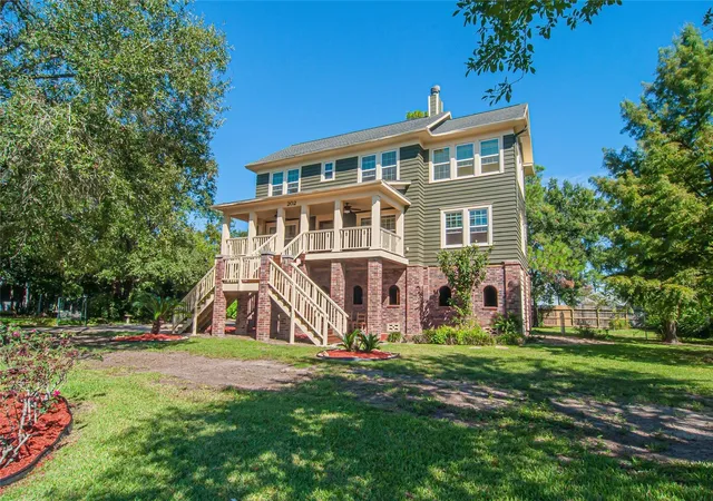 Photo 1 of Single family home for sale at 202 Meadowlawn St, Shoreacres, TX 77571 | MLS# 48415788 | Listing updated on 2026-09-20