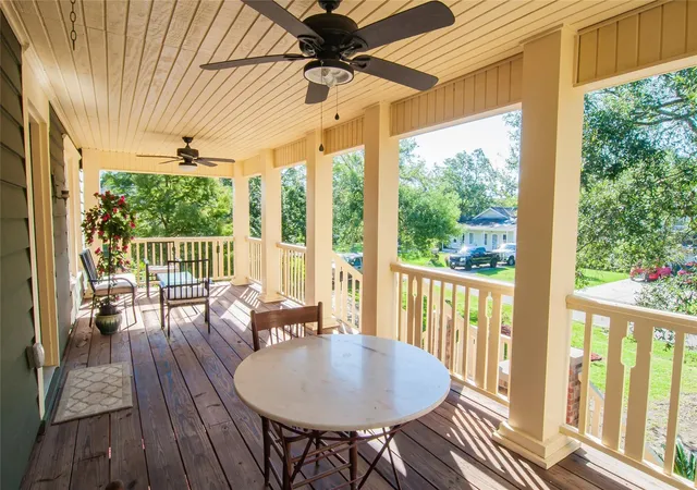 Photo 3 of Single family home for sale at 202 Meadowlawn St, Shoreacres, TX 77571 | MLS# 48415788 | Listing updated on 2026-09-20