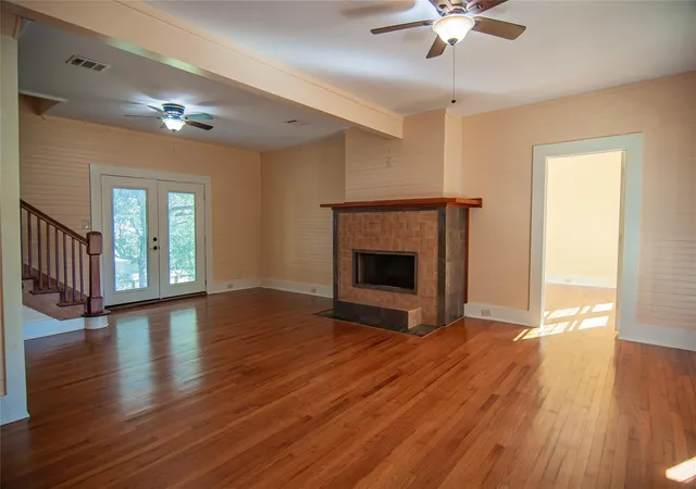 Photo 4 of Single family home for sale at 202 Meadowlawn St, Shoreacres, TX 77571 | MLS# 48415788 | Listing updated on 2026-09-20