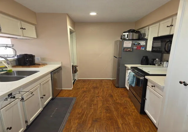 4th image of 2277 S Kirkwood Rd #902, Houston, TX 77077 | MLS# 90434130