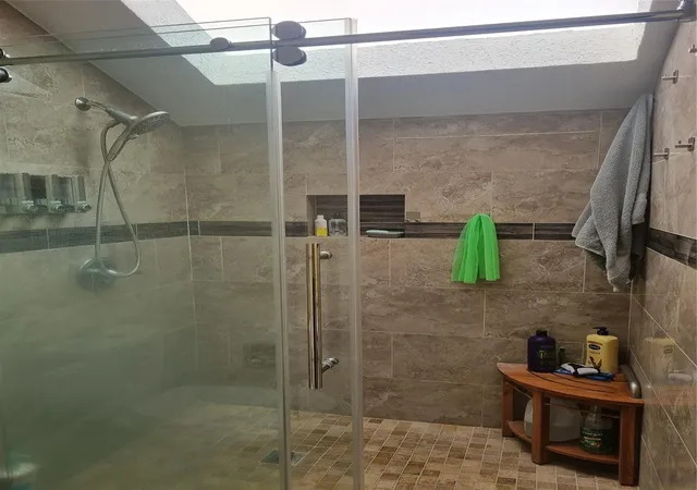 2nd image of 2277 S Kirkwood Rd, Houston, TX 77077