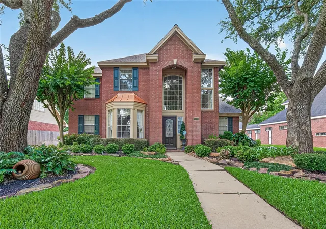 Photo 1 of Single family home for sale at 5807 Pendelton Pl Dr, Sugar Land, TX 77479 | MLS# 91048220 | Listing updated on 2026-09-27