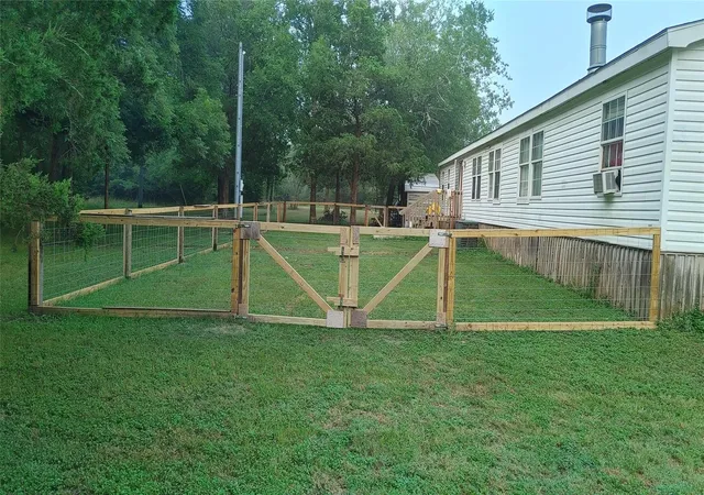 2nd image of 278 Country Wy, Smithville, TX 78957 | MLS# 80587408