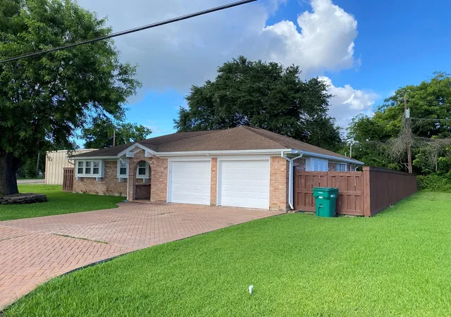 3rd image of 1414 Howell Ave, La Marque, TX 77568 | MLS# 45341160
