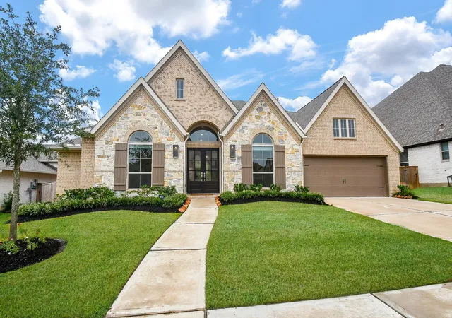 Photo 4 of Single family home for sale at 5431 Farm Hl Way, Fulshear, TX 77441 | MLS# 78060689 | Listing updated on 2026-08-01