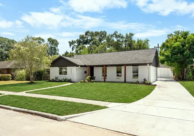 Photo 1 of Single family home for sale at 5207 Hummingbird St, Houston, TX 77035 | MLS# 34208232 | Listing updated on 2026-09-21