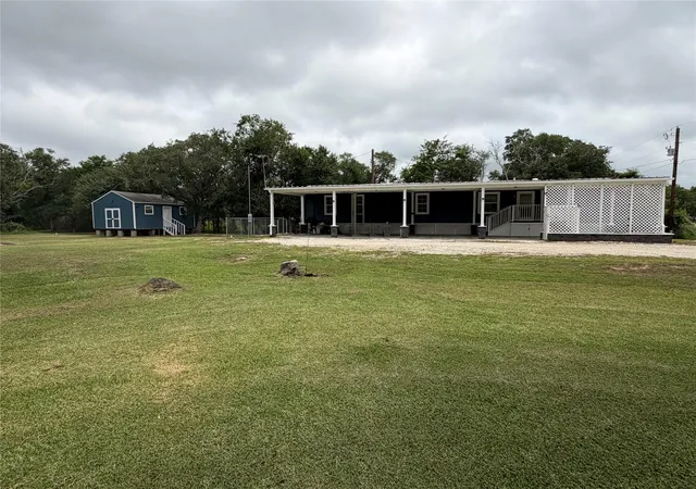 Photo 3 of Sale Pending at 4608 Oak Dr, Brazoria, TX 77422 | MLS# 95949349 | Listing updated on 2026-09-23
