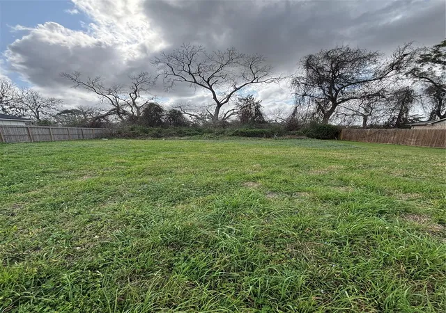 Photo 3 of Land for sale at 2510 Ridgewood Dr, West Columbia, TX 77486 | MLS# 24076828 | Listing updated on 2026-09-11