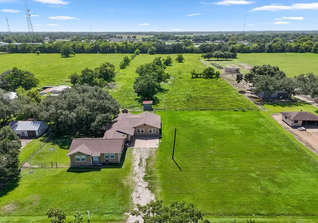 1st image of 118 Cedar Vale Rd, Bay City, TX 77414 | MLS# 63305572