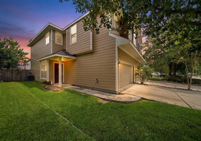 Photo 3 of Townhouse for sale at 8915 Elm Drake Ln, Humble, TX 77338 | MLS# 56637046 | Listing updated on 2026-09-15