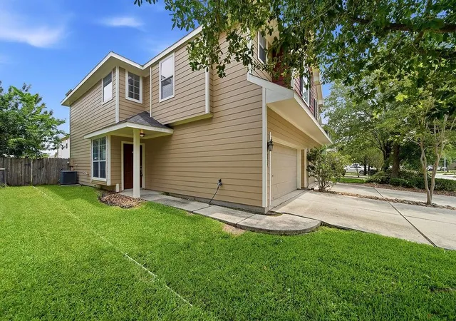 Photo 3 of Townhouse for sale at 8915 Elm Drake Ln, Humble, TX 77338 | MLS# 56637046 | Listing updated on 2026-09-15