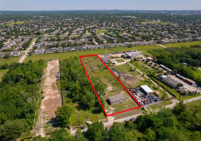 Photo 3 of Single family home for sale at 16012 Sam Brookins St, Sugar Land, TX 77498 | MLS# 93909573 | Listing updated on 2026-05-04