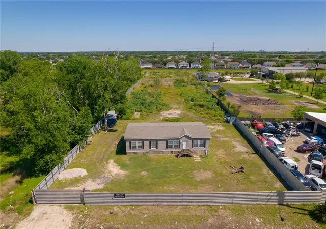 Photo 3 of Single family home for sale at 16012 Sam Brookins St, Sugar Land, TX 77498 | MLS# 93909573 | Listing updated on 2026-05-04