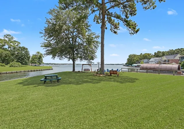 Listing Photo 1 - Condo for sale in building located at 3900 Aspen Dr, Montgomery, TX 77356 - Unit #A105