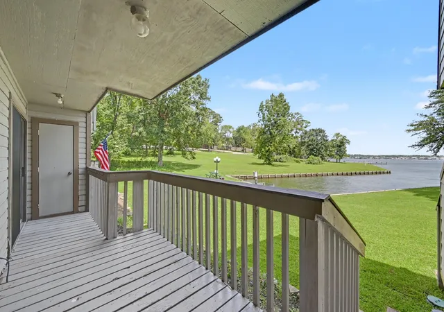 Listing Photo 4 - Condo for sale in building located at 3900 Aspen Dr, Montgomery, TX 77356 - Unit #A105