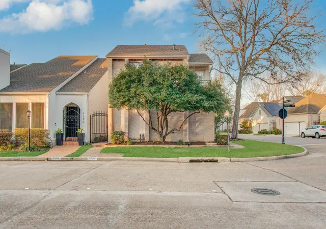 Homes for sale in Houston, TX | 9582 Doliver Dr, Houston, TX 77063 | MLS# 38500513