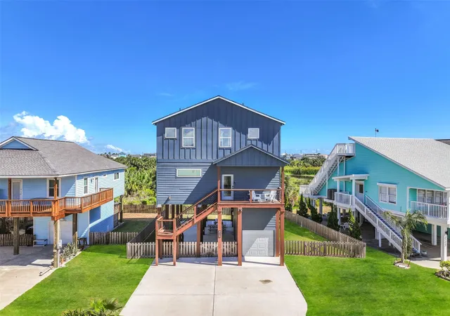 Photo 3 of Single family home for sale at 4110 Isla Del Sol, Galveston, TX 77554 | MLS# 13662120 | Listing updated on 2026-09-12