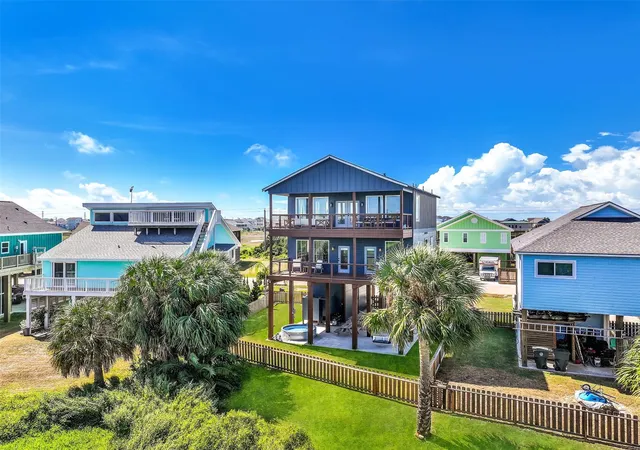 Photo 3 of Single family home for sale at 4110 Isla Del Sol, Galveston, TX 77554 | MLS# 13662120 | Listing updated on 2026-09-12