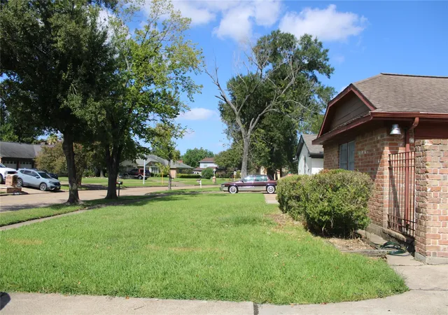 Photo 36 of Sale Pending at 13819 Crosshaven Dr, Houston, TX 77015 | MLS# 40244020 | Listing updated on 2026-10-02