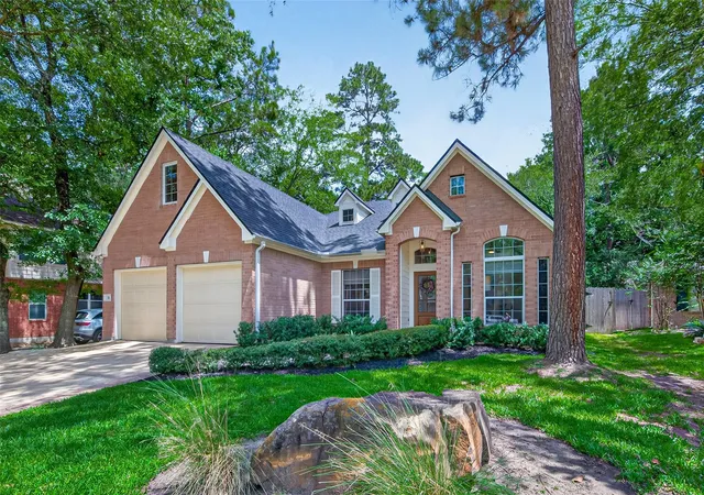 Photo 2 of Single family home for sale at 10 Belcarra Pl, Spring, TX 77382 | MLS# 50231175 | Listing updated on 2026-09-14