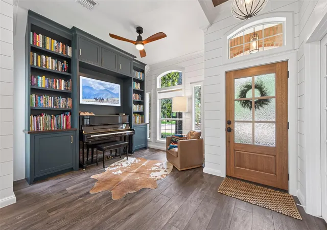 Photo 3 of Single family home for sale at 10 Belcarra Pl, Spring, TX 77382 | MLS# 50231175 | Listing updated on 2026-09-14
