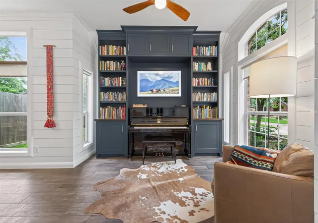 Photo 4 of Single family home for sale at 10 Belcarra Pl, Spring, TX 77382 | MLS# 50231175 | Listing updated on 2026-09-14