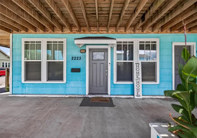 Photo 3 of Multi family home for sale at 2223 33rd Street, Galveston, TX 77550 | MLS# 27994988 | Listing updated on 2026-08-18
