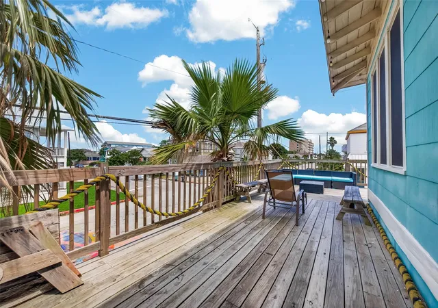 Photo 4 of Multi family home for sale at 2223 33rd Street, Galveston, TX 77550 | MLS# 27994988 | Listing updated on 2026-08-18