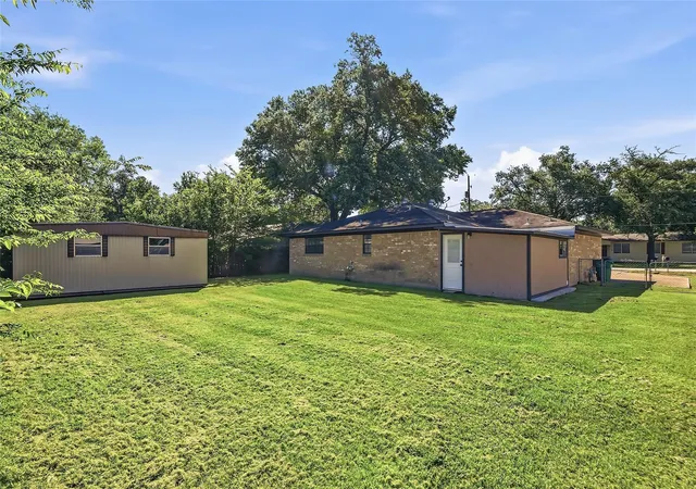 Homes for sale in Madisonville, TX | 108 W Viser St, Madisonville, TX 77864 | MLS# 97814095