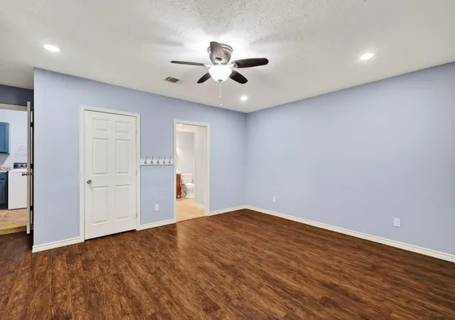 5th image of 1002 Washington St, Brenham, TX 77833 | MLS# 44463480