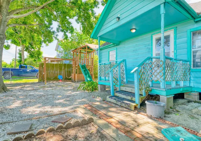 Photo 3 of Single family home for sale at 323 Ave J, Baytown, TX 77520 | MLS# 38753747 | Listing updated on 2026-06-25
