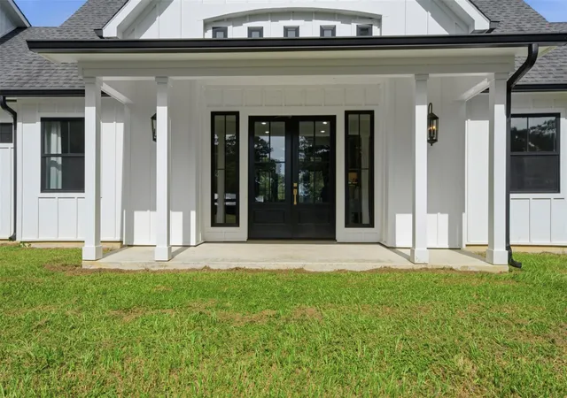 Photo 3 of Single family home for sale at 155 Oetken E, Anahuac, TX 77514 | MLS# 69548820 | Listing updated on 2026-09-11