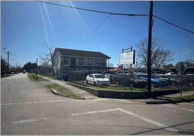 2nd image of 7250 Market St, Houston, TX 77020 | MLS# 80221488