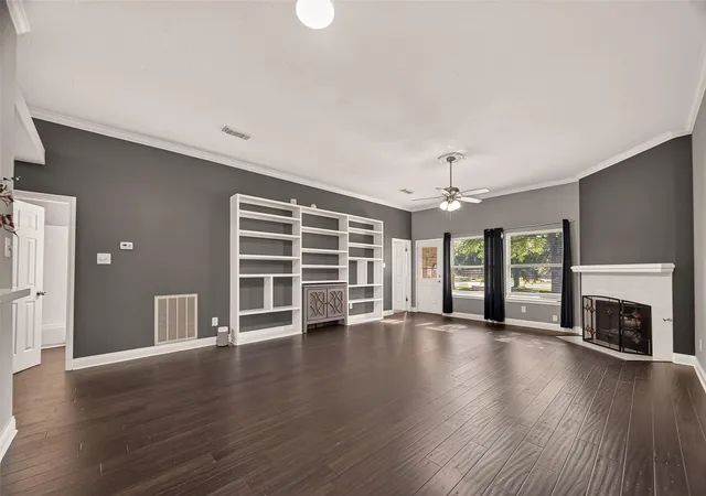 5th image of 911 Woodfern Glen Ln, Pearland, TX 77584 | MLS# 91251180